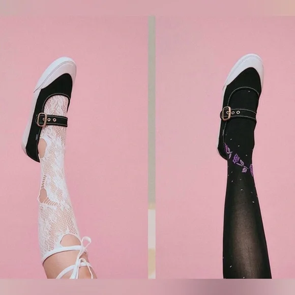 NEW VANS BLACK CANVAS MARY JANE BUCKLE WHITE RUBBER SOLE SNEAKERS SZ 8 BRAND NEW - Picture 3 of 15